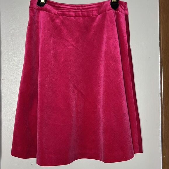 Kenneth Cole, New York, fuchsia velour A-line skirt, size 2 - Picture 3 of 9